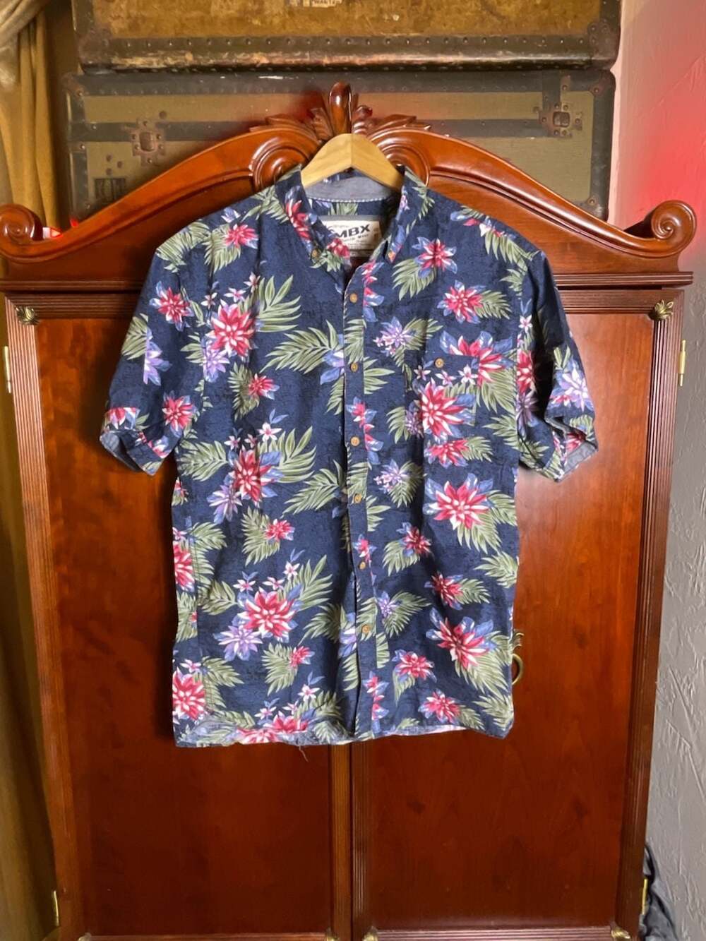 MBX Denim Wear Men's XL Floral Hawaiian Short Sleeve Button Up Shirt beach sand